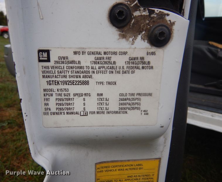 image for item DL6408 2005 GMC Sierra 1500  Ext. Cab pickup truck