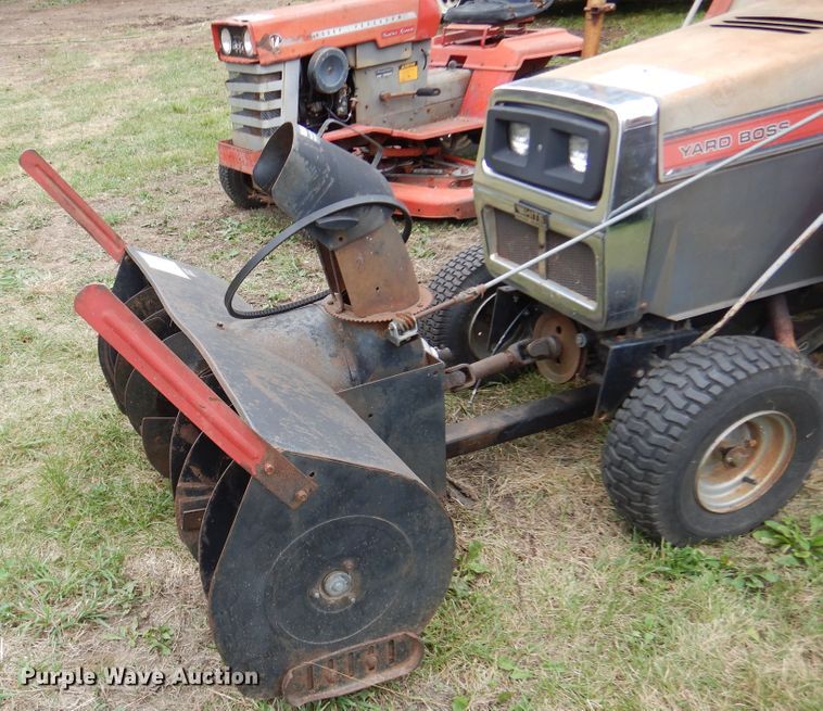 image for item DL6426 Yard Boss GT1855  lawn mower