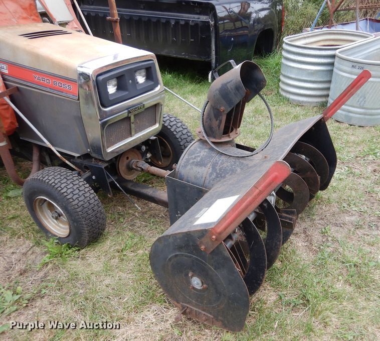 image for item DL6426 Yard Boss GT1855  lawn mower