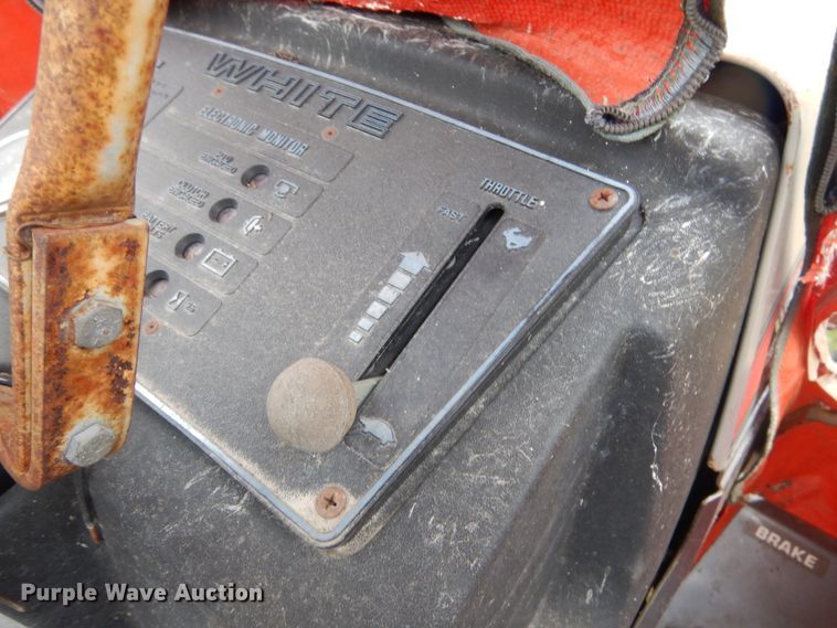 image for item DL6426 Yard Boss GT1855  lawn mower