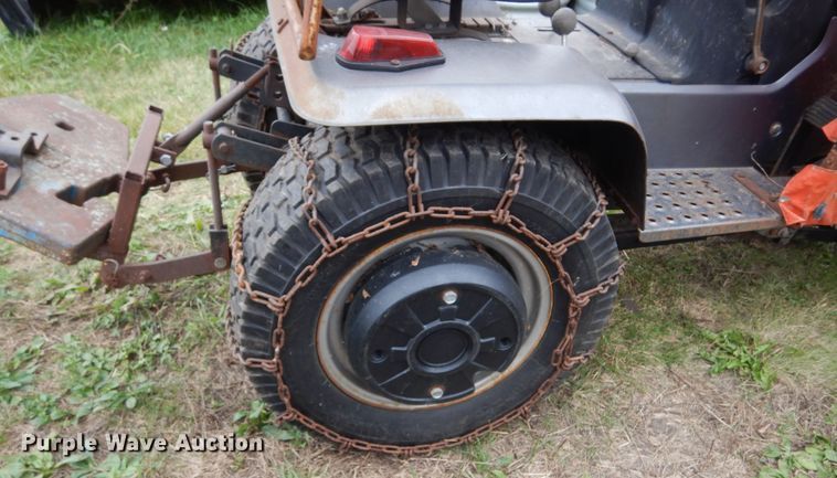 image for item DL6426 Yard Boss GT1855  lawn mower