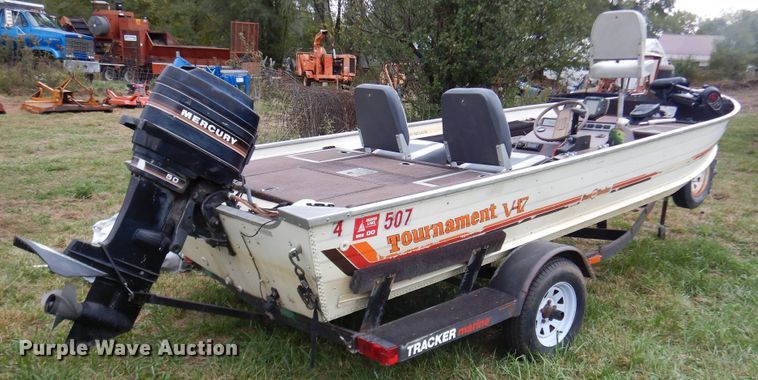image for item DL6436 1986 Bass Tracker Tournament V-17  boat