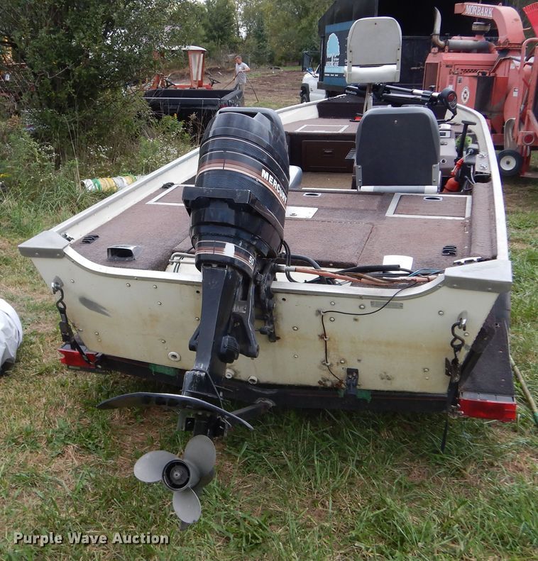 image for item DL6436 1986 Bass Tracker Tournament V-17  boat