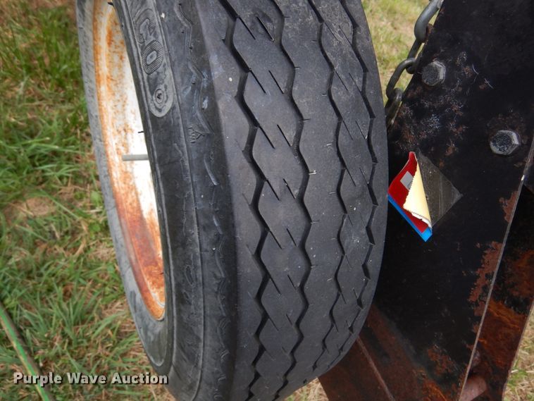 image for item DL6436 1986 Bass Tracker Tournament V-17  boat