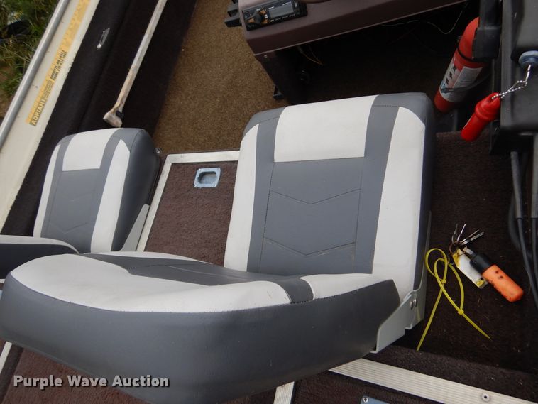 image for item DL6436 1986 Bass Tracker Tournament V-17  boat