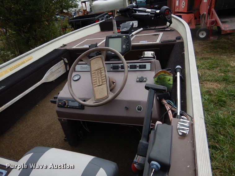 image for item DL6436 1986 Bass Tracker Tournament V-17  boat