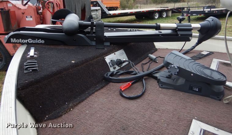 image for item DL6436 1986 Bass Tracker Tournament V-17  boat