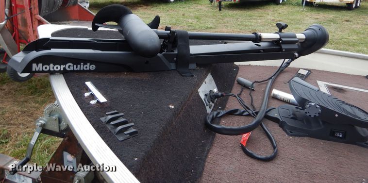 image for item DL6436 1986 Bass Tracker Tournament V-17  boat