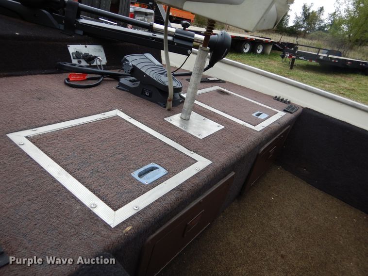 image for item DL6436 1986 Bass Tracker Tournament V-17  boat