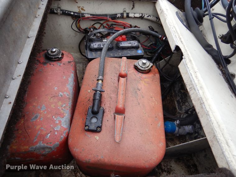 image for item DL6436 1986 Bass Tracker Tournament V-17  boat