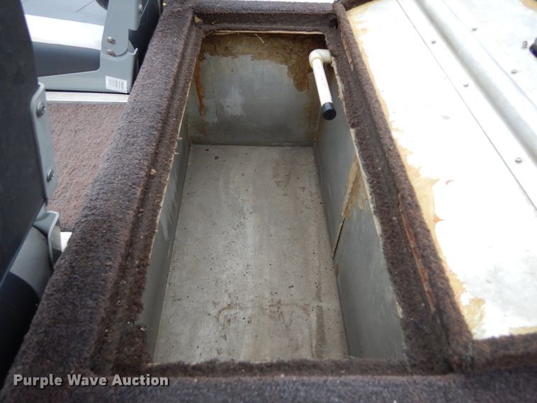 image for item DL6436 1986 Bass Tracker Tournament V-17  boat