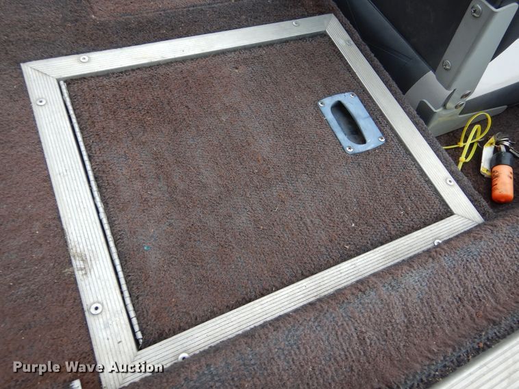 image for item DL6436 1986 Bass Tracker Tournament V-17  boat