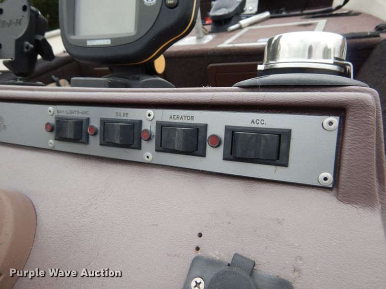 image for item DL6436 1986 Bass Tracker Tournament V-17  boat