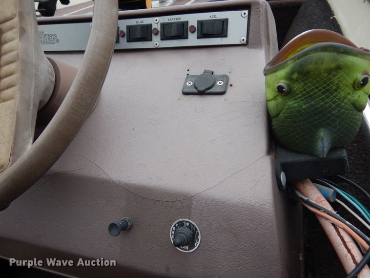 image for item DL6436 1986 Bass Tracker Tournament V-17  boat