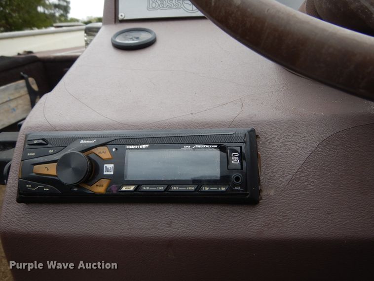 image for item DL6436 1986 Bass Tracker Tournament V-17  boat