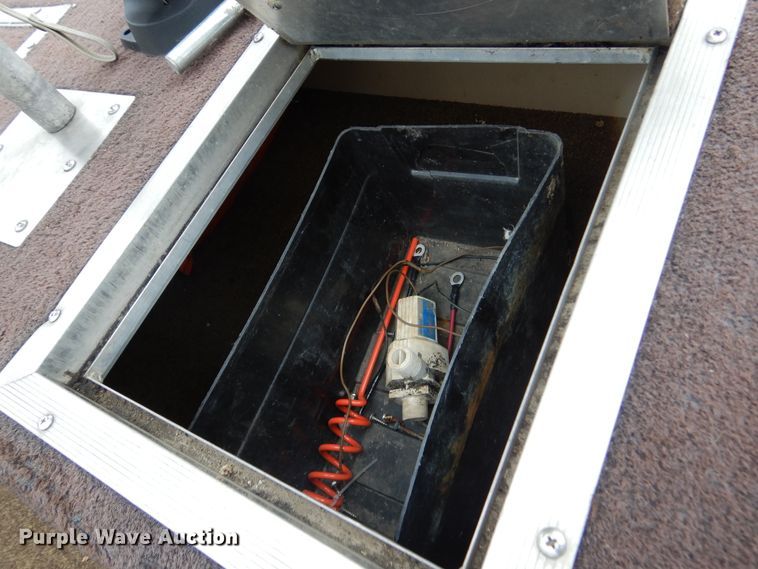 image for item DL6436 1986 Bass Tracker Tournament V-17  boat