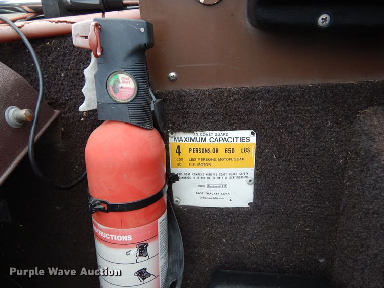 image for item DL6436 1986 Bass Tracker Tournament V-17  boat