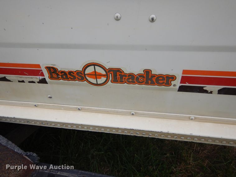 image for item DL6436 1986 Bass Tracker Tournament V-17  boat