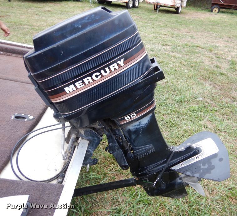 image for item DL6436 1986 Bass Tracker Tournament V-17  boat