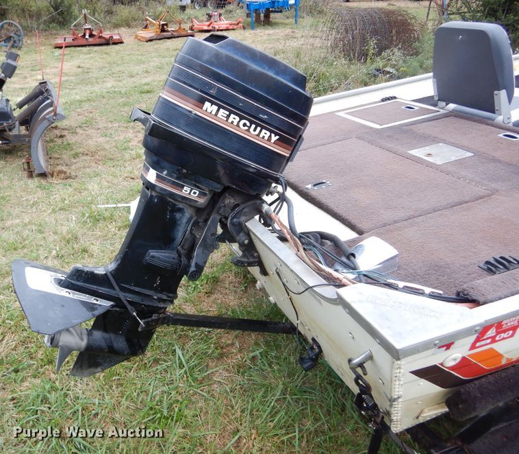 image for item DL6436 1986 Bass Tracker Tournament V-17  boat