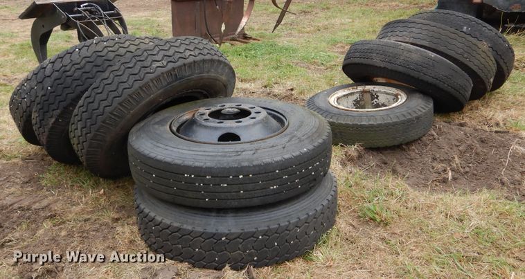 image for item DL6439 (9) tires and wheels