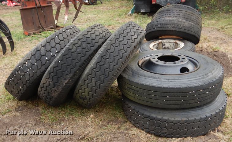 image for item DL6439 (9) tires and wheels