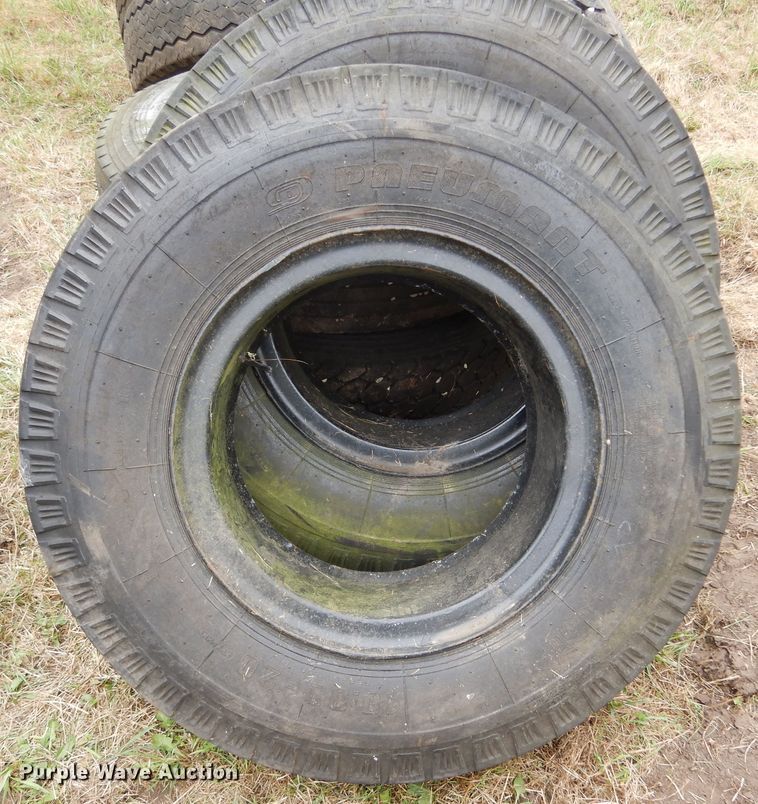 image for item DL6439 (9) tires and wheels