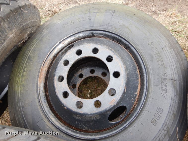 image for item DL6439 (9) tires and wheels