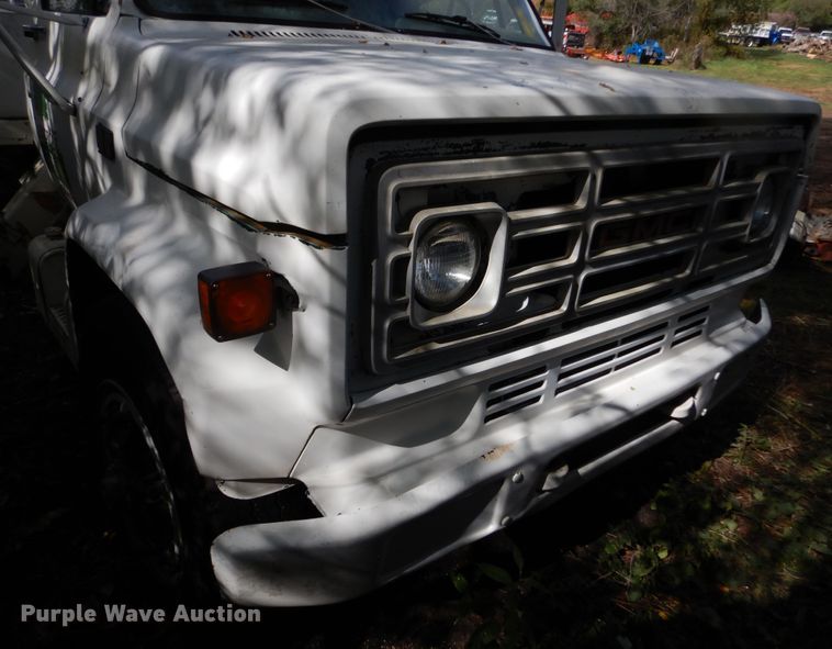 image for item DL6446 1986 GMC C7500  bucket truck