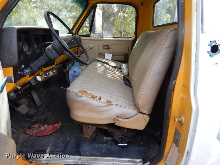 image for item DL6446 1986 GMC C7500  bucket truck