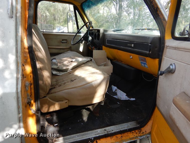 image for item DL6446 1986 GMC C7500  bucket truck