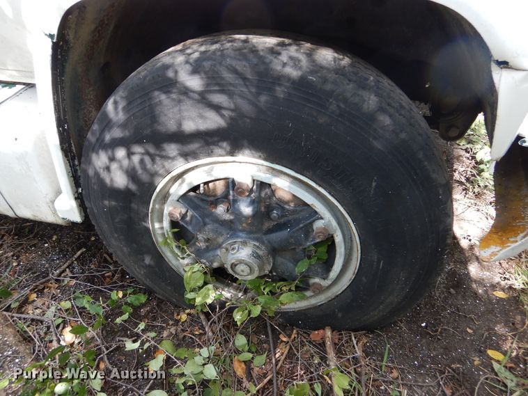 image for item DL6446 1986 GMC C7500  bucket truck