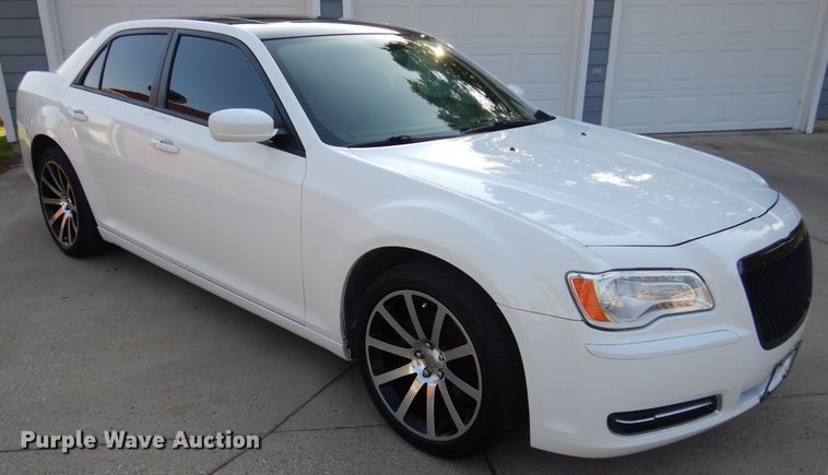 image for item DL6449 2014 Chrysler 300S