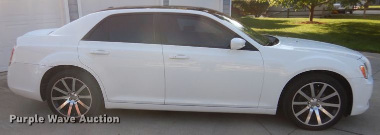 image for item DL6449 2014 Chrysler 300S