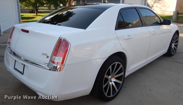 image for item DL6449 2014 Chrysler 300S