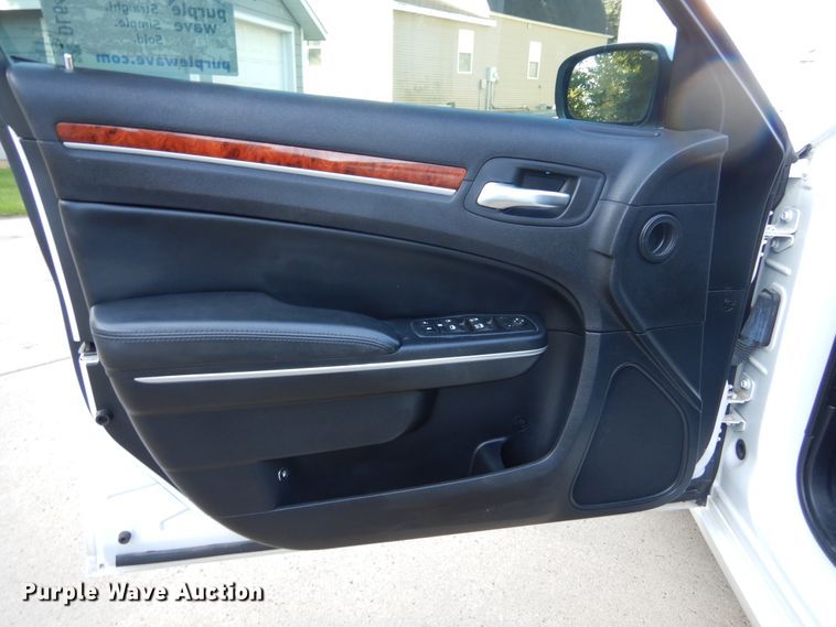 image for item DL6449 2014 Chrysler 300S