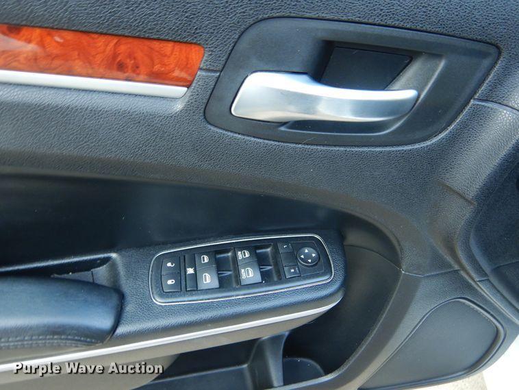 image for item DL6449 2014 Chrysler 300S