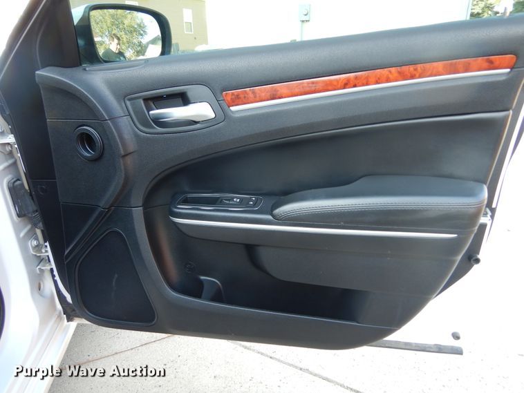 image for item DL6449 2014 Chrysler 300S