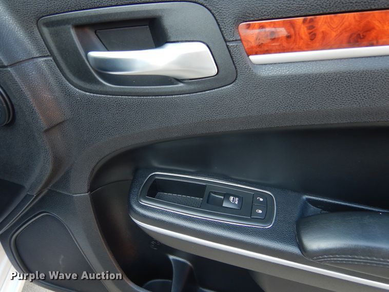 image for item DL6449 2014 Chrysler 300S