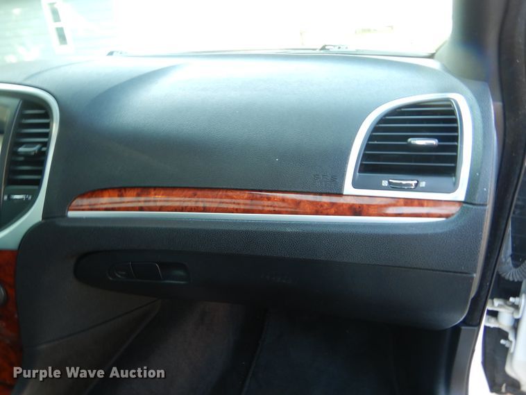 image for item DL6449 2014 Chrysler 300S