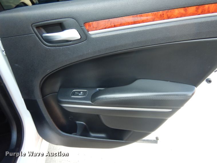 image for item DL6449 2014 Chrysler 300S