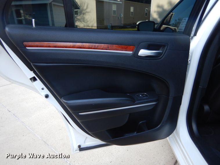 image for item DL6449 2014 Chrysler 300S