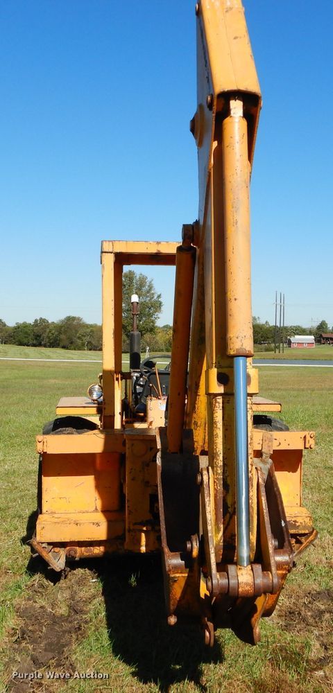image for item DM0639 Case 580B  backhoe