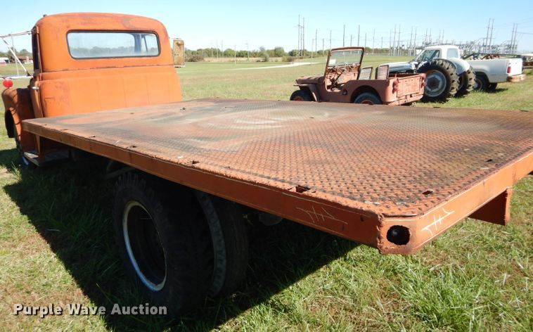 image for item DM0642 1956 International S162  dump flatbed truck
