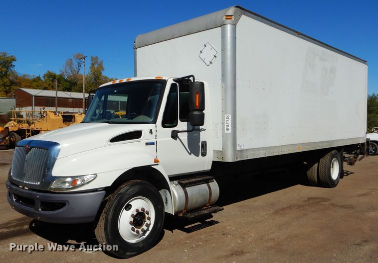 image for item DM0655 2013 International 4300  box truck