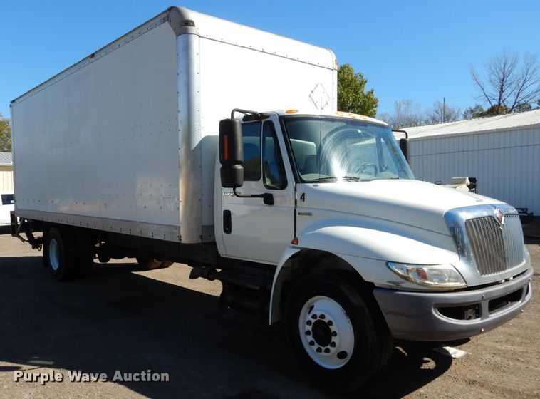 image for item DM0655 2013 International 4300  box truck
