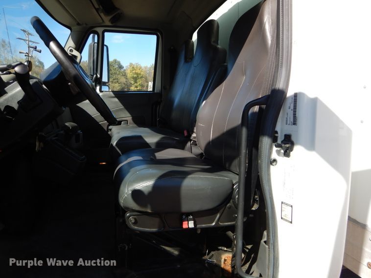 image for item DM0655 2013 International 4300  box truck