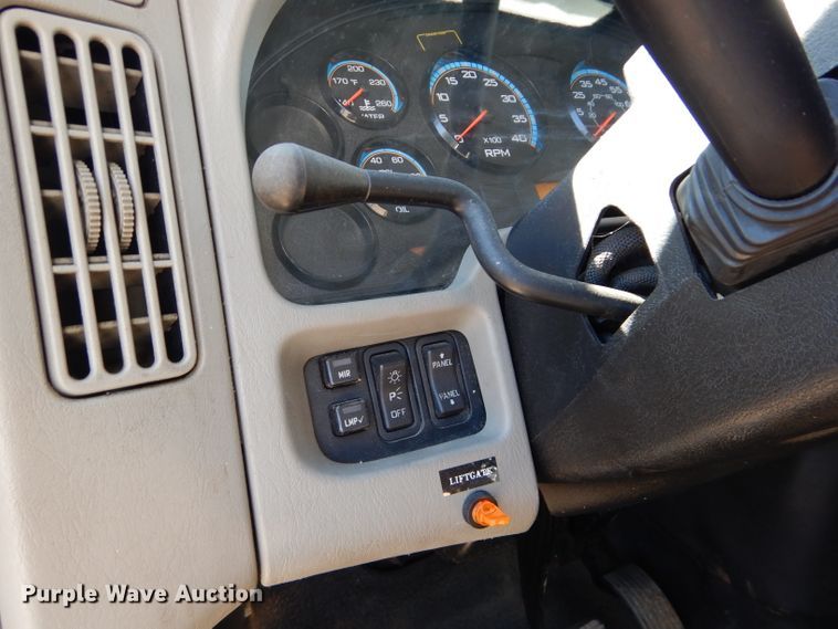 image for item DM0655 2013 International 4300  box truck