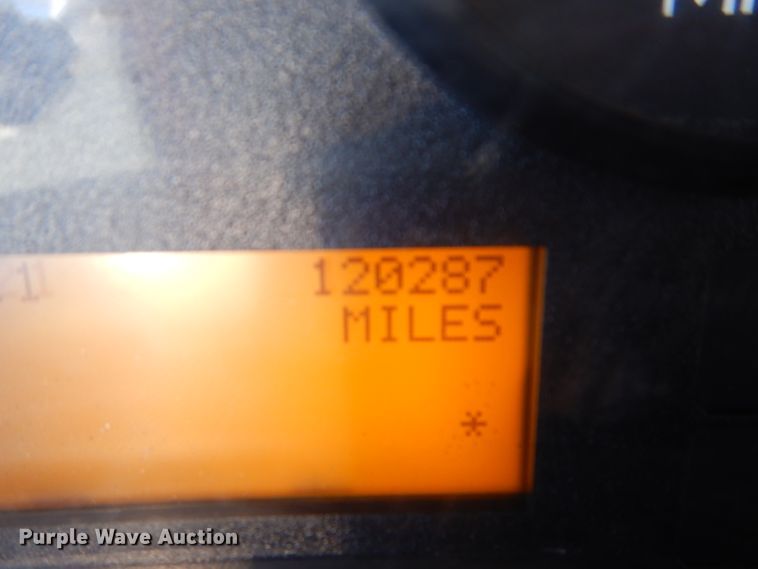 image for item DM0655 2013 International 4300  box truck