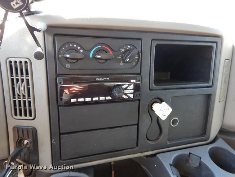 image for item DM0655 2013 International 4300  box truck